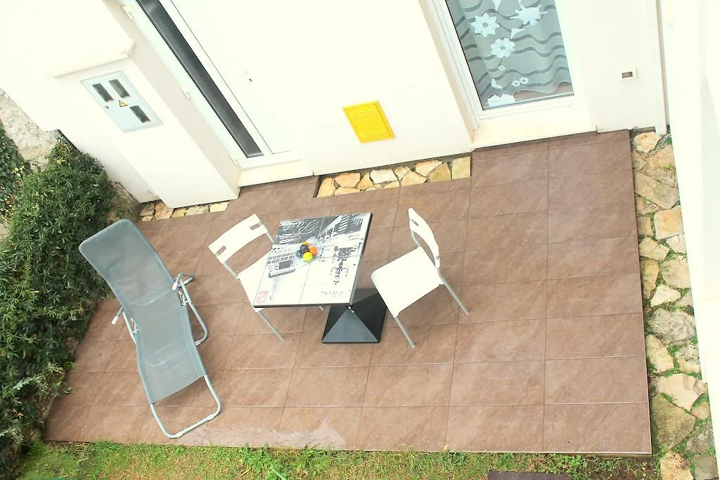 שטיניאן Apartment Studio Fuart 0*,