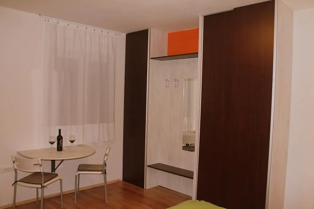 Apartment Studio Fuart Stinjan