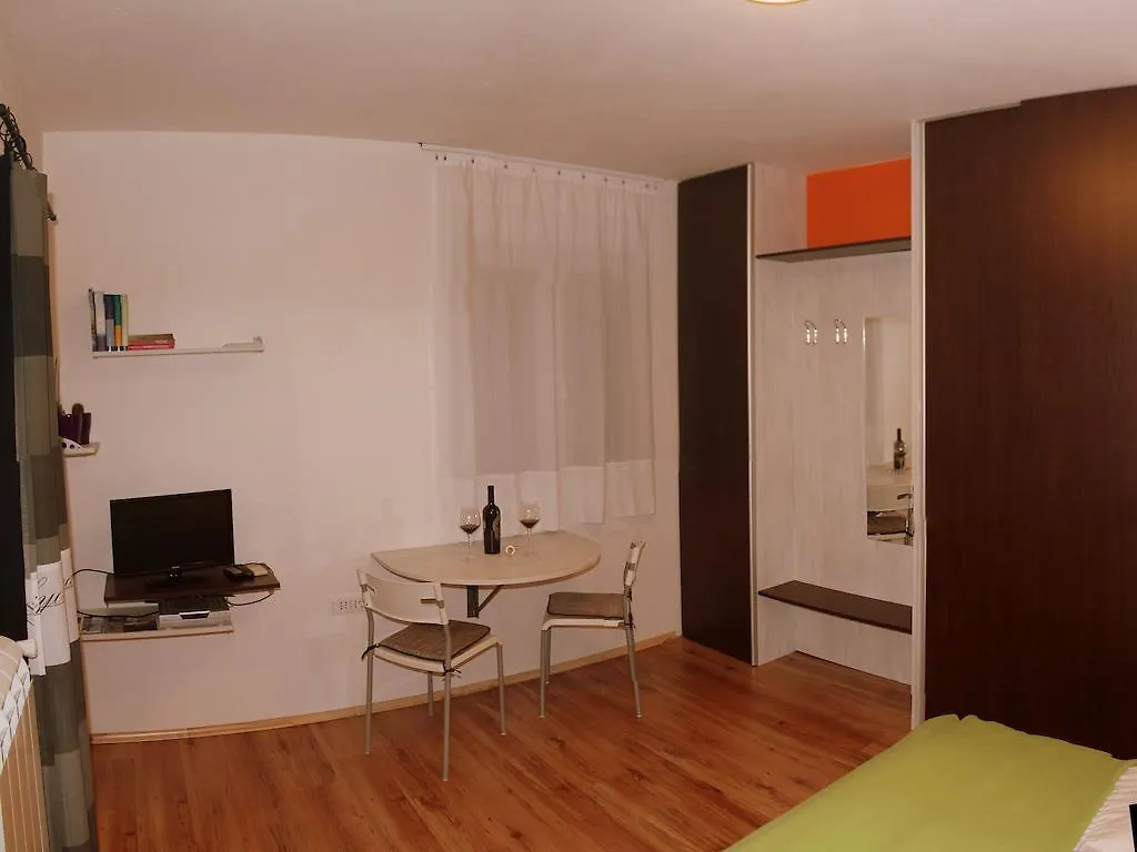 שטיניאן Apartment Studio Fuart